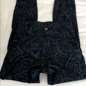 Lululemon pace rival legging blue/black size 6